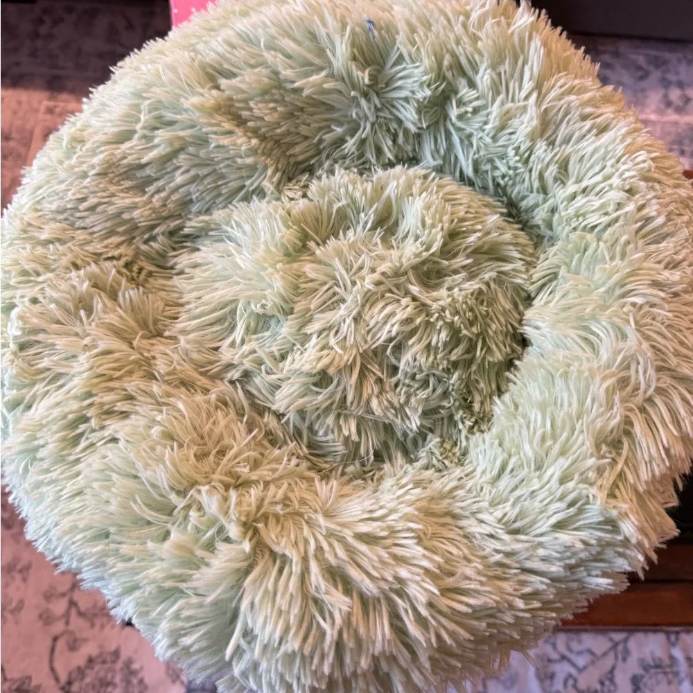 Fluffy Green Pet Bed